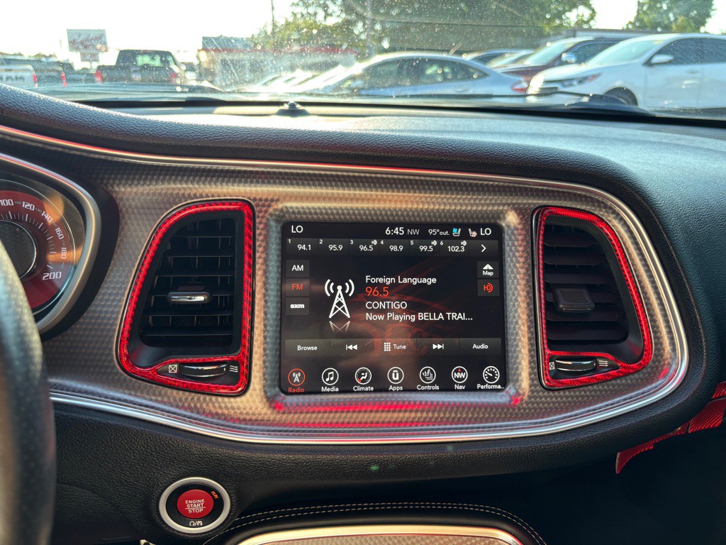 2017 Dodge Challenger Image 28