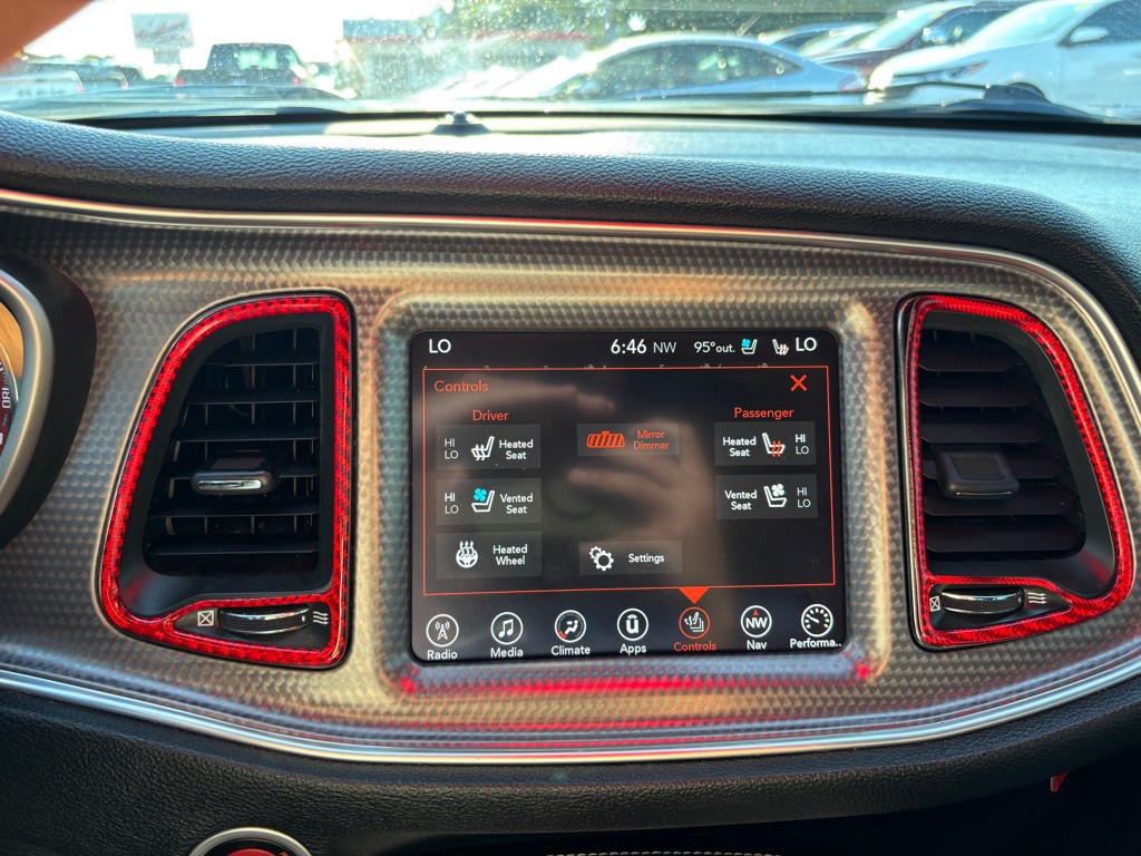 2017 Dodge Challenger Image 31