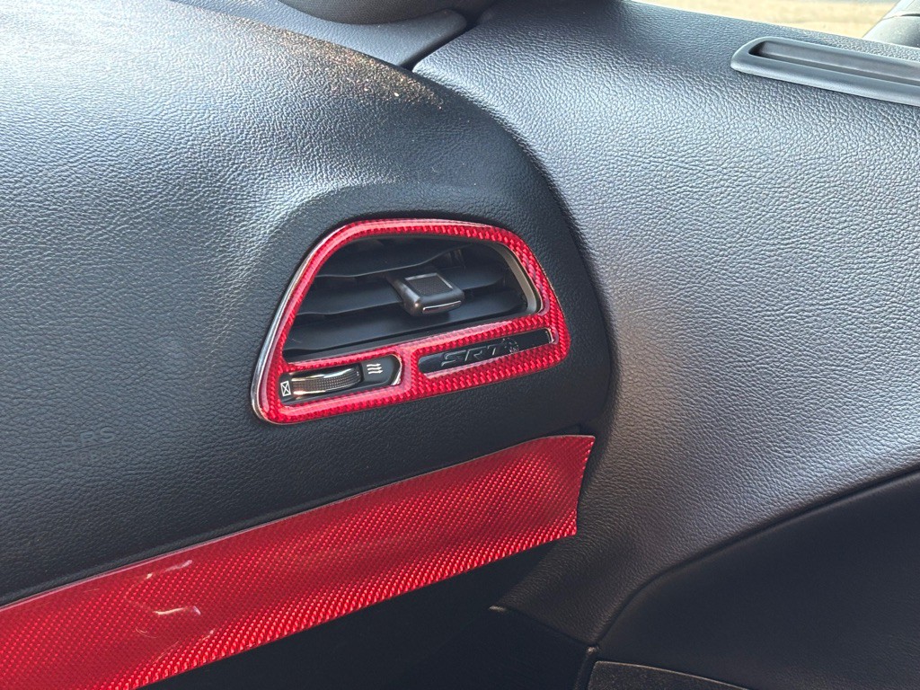 2017 Dodge Challenger Image 32