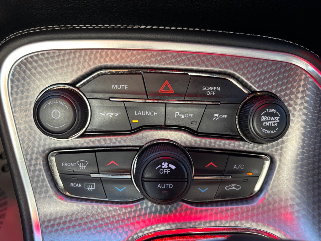 2017 Dodge Challenger Image 34