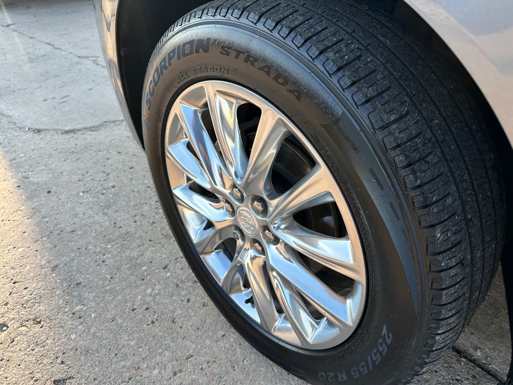 2018 Buick Enclave Image 9
