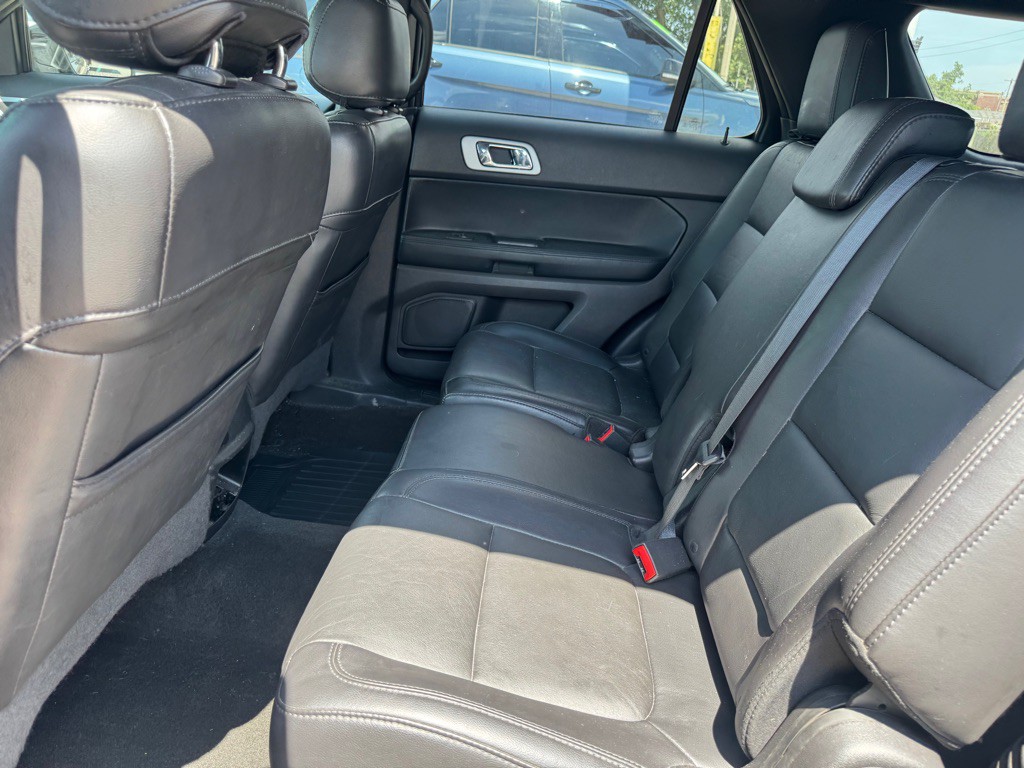 2015 Ford Explorer Image 8