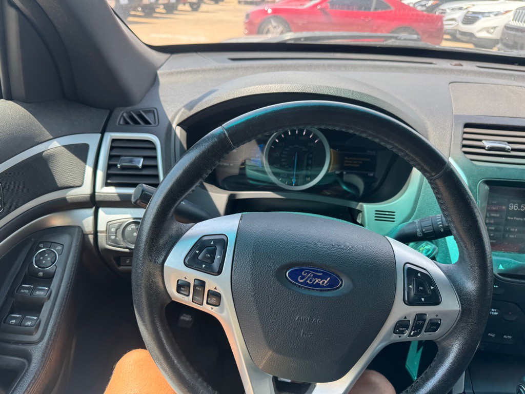 2015 Ford Explorer Image 14
