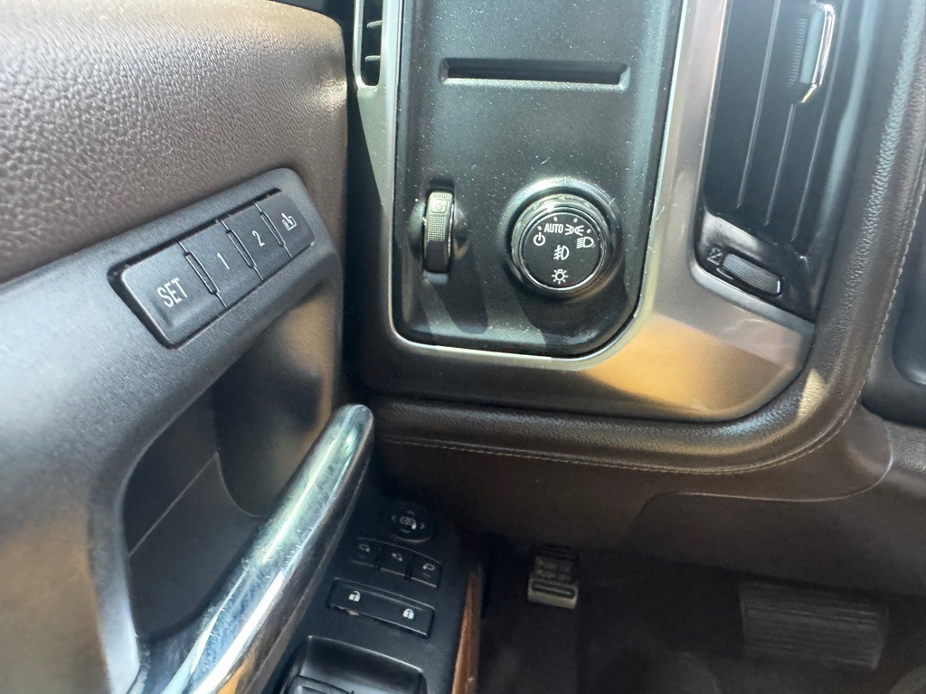 2015 Chevrolet Silverado 1500 Image 24