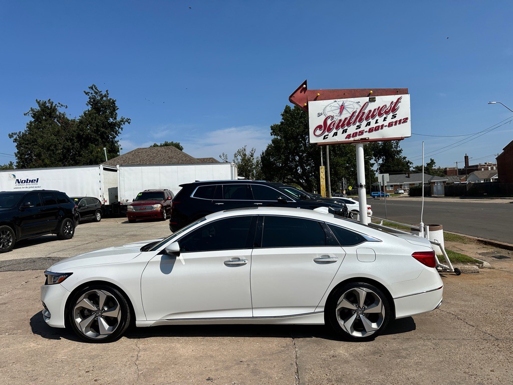 2018 Honda Accord Image 8
