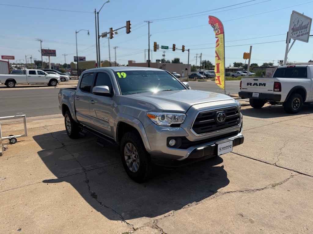 2019 Toyota Tacoma Image 3