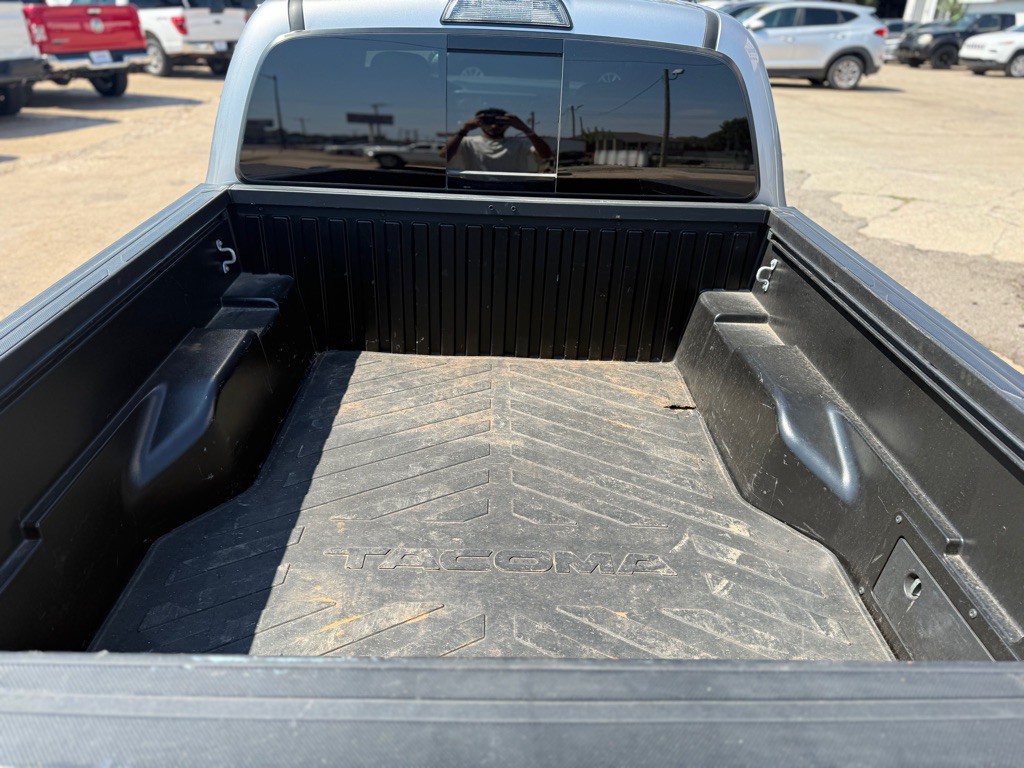 2019 Toyota Tacoma Image 10