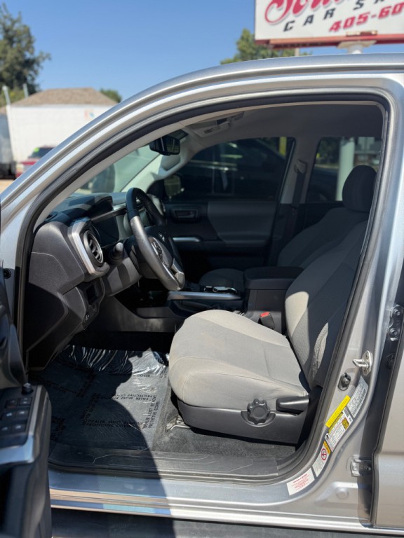 2019 Toyota Tacoma Image 14