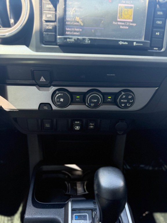 2019 Toyota Tacoma Image 17
