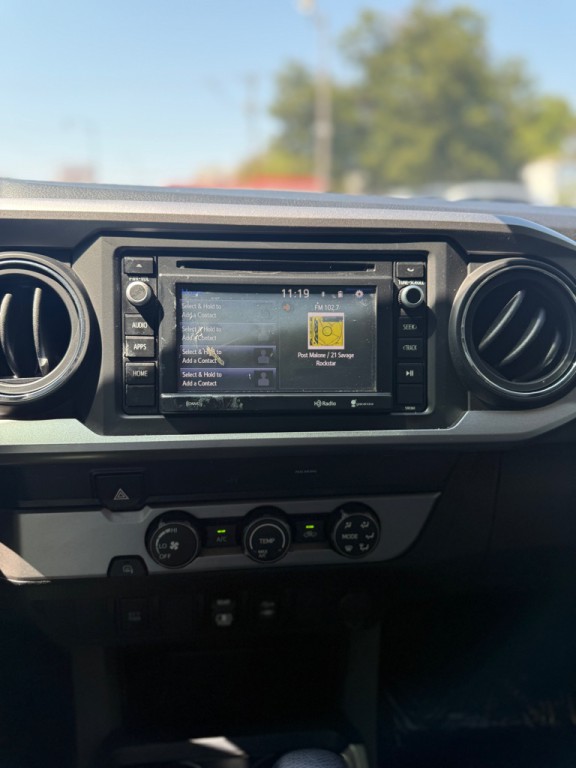 2019 Toyota Tacoma Image 18