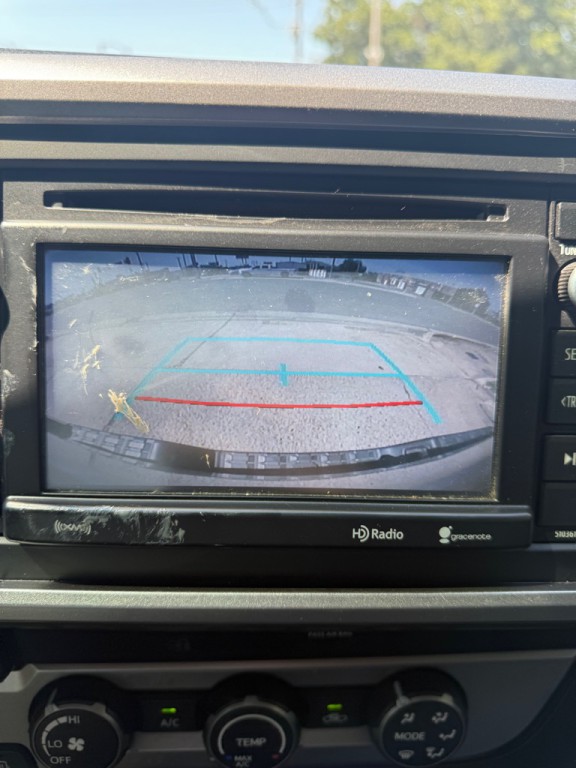 2019 Toyota Tacoma Image 19