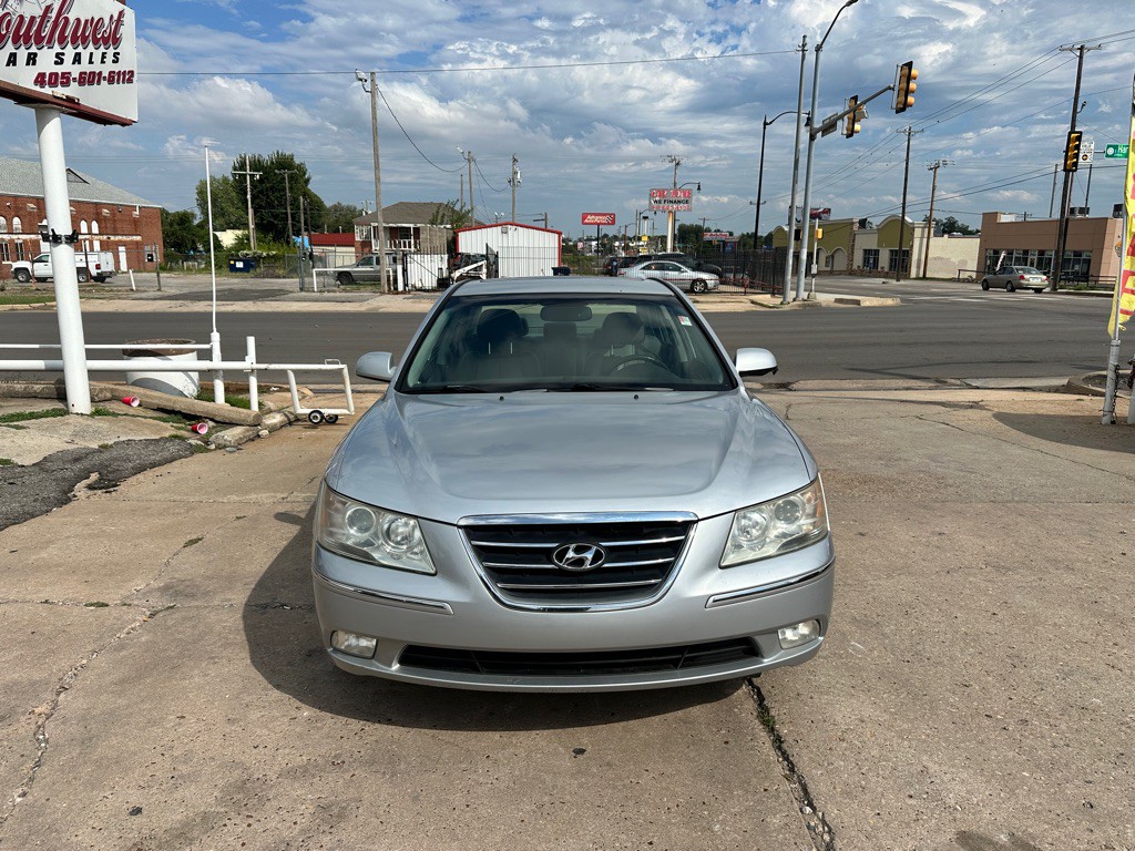 2009 Hyundai Sonata Image 2