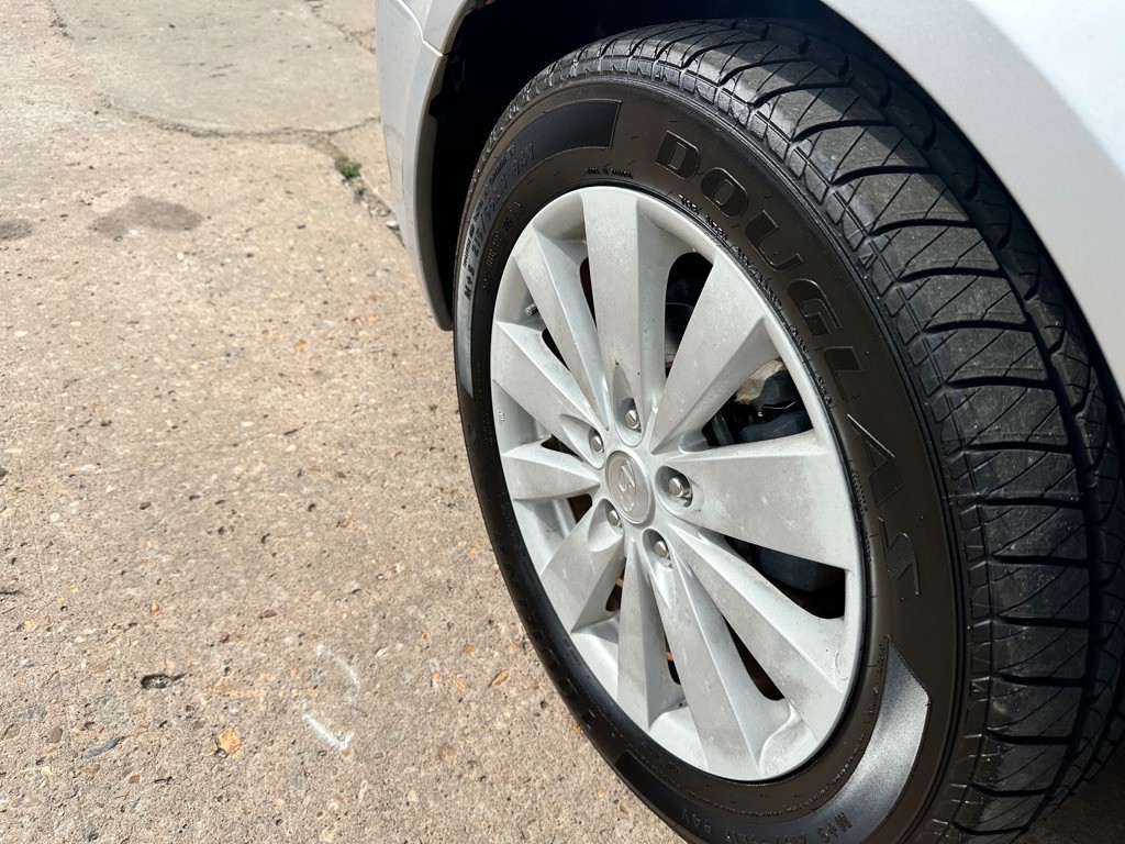 2009 Hyundai Sonata Image 9