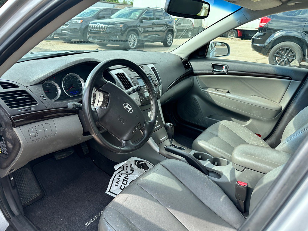 2009 Hyundai Sonata Image 14