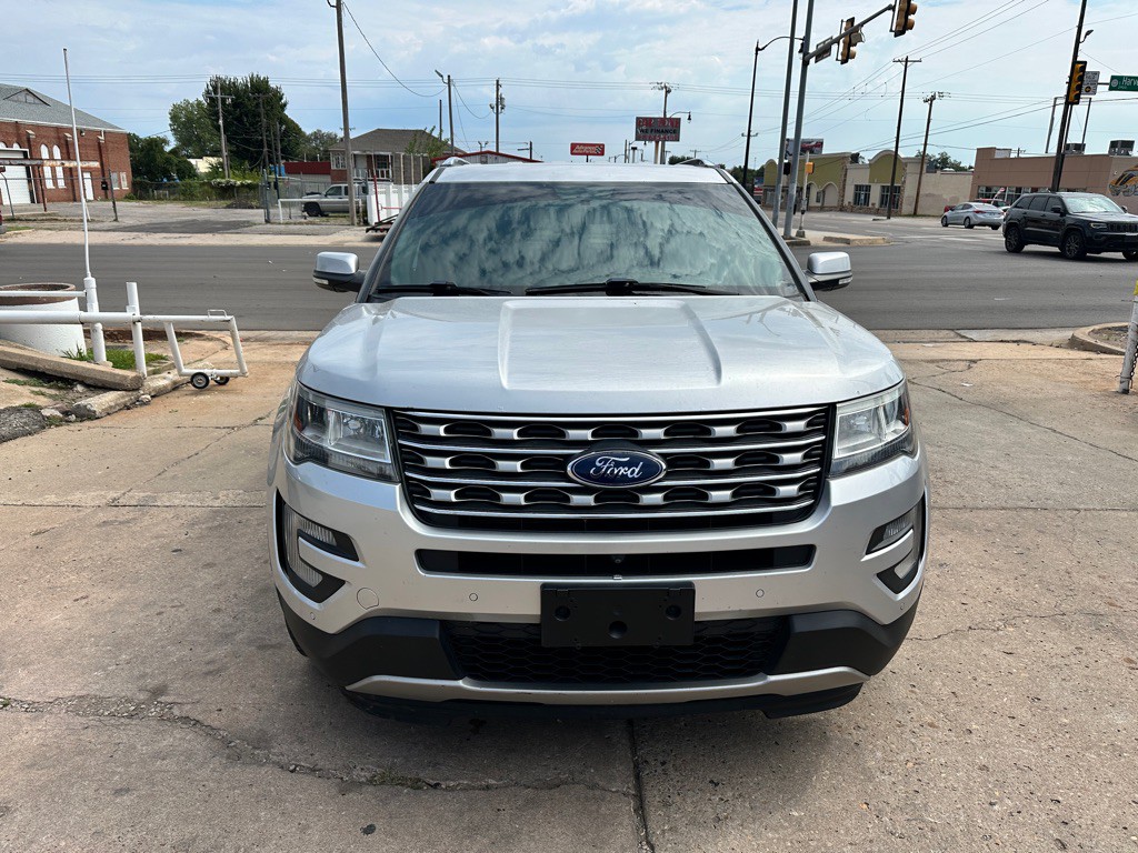 2017 Ford Explorer Image 2