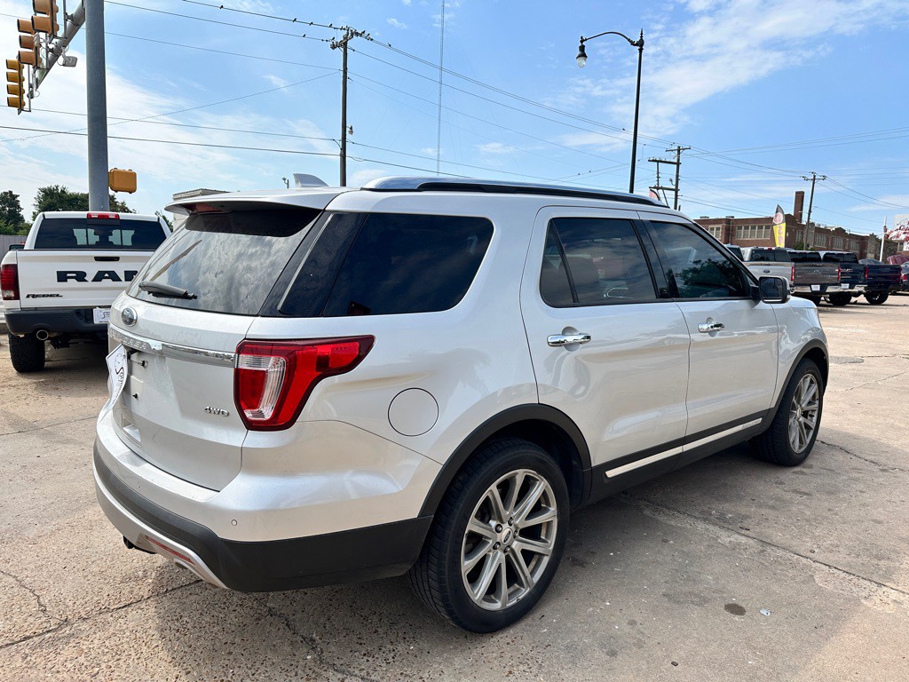 2017 Ford Explorer Image 5