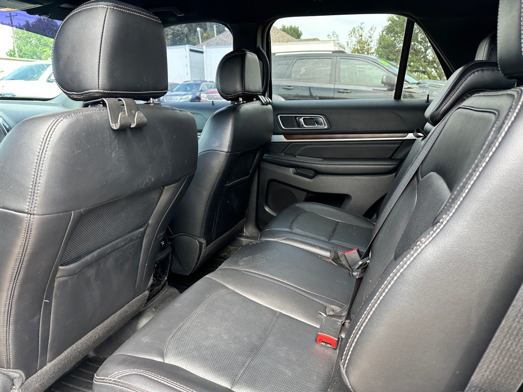 2017 Ford Explorer Image 10