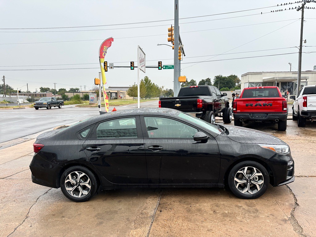 2021 Kia Forte Image 4