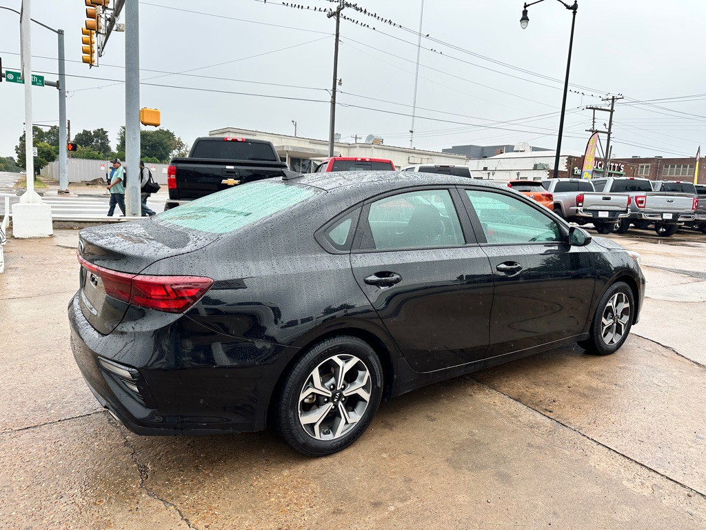 2021 Kia Forte Image 5