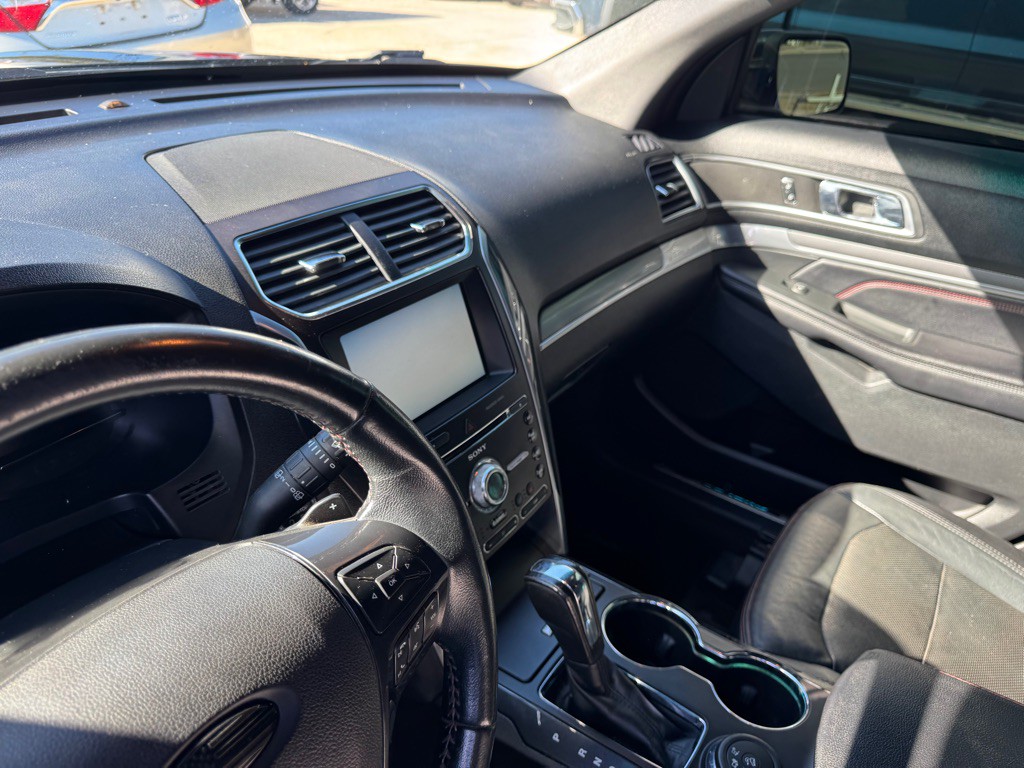 2016 Ford Explorer Image 13