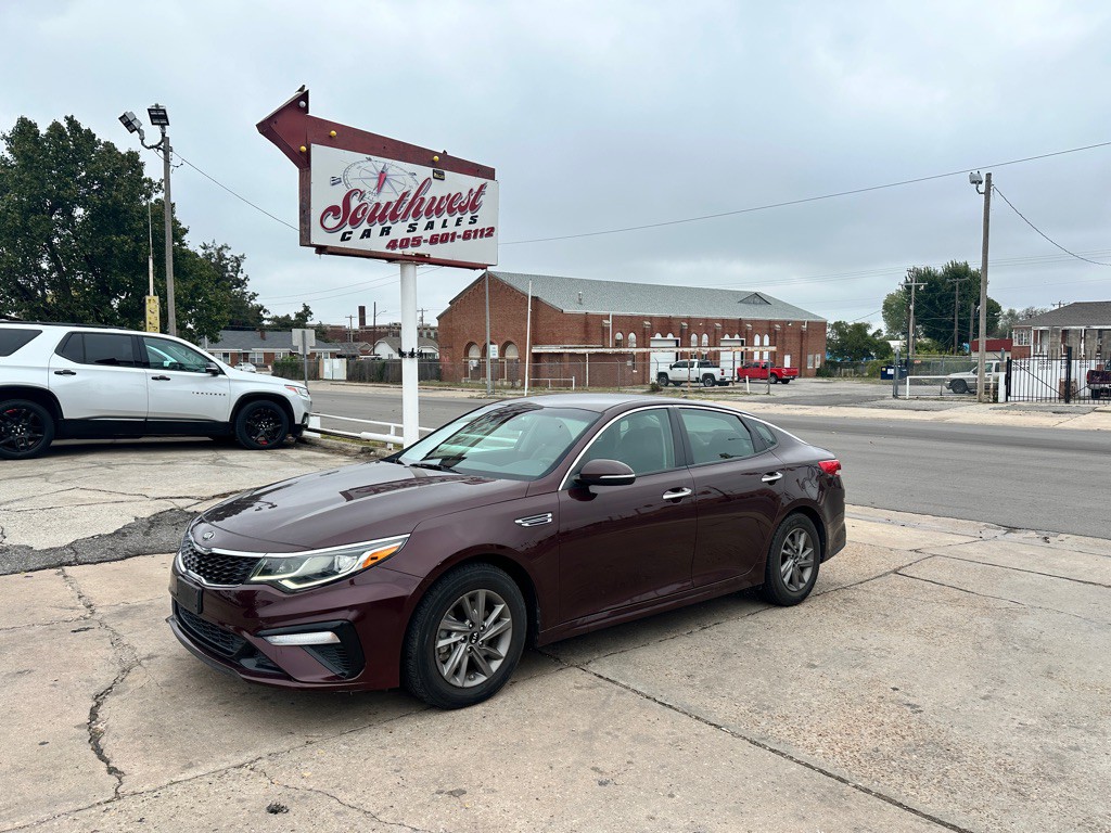 2020 Kia Optima Image 1