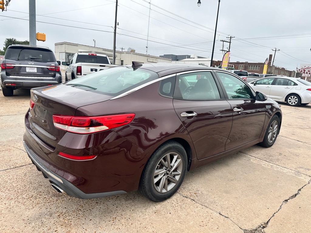 2020 Kia Optima Image 5