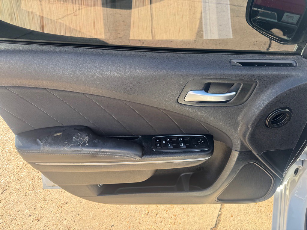 2015 Dodge Charger Image 10