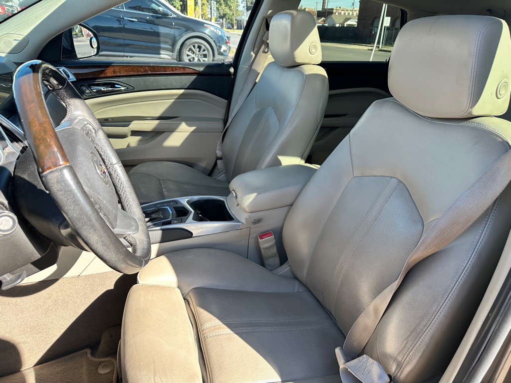 2012 Cadillac SRX Image 16
