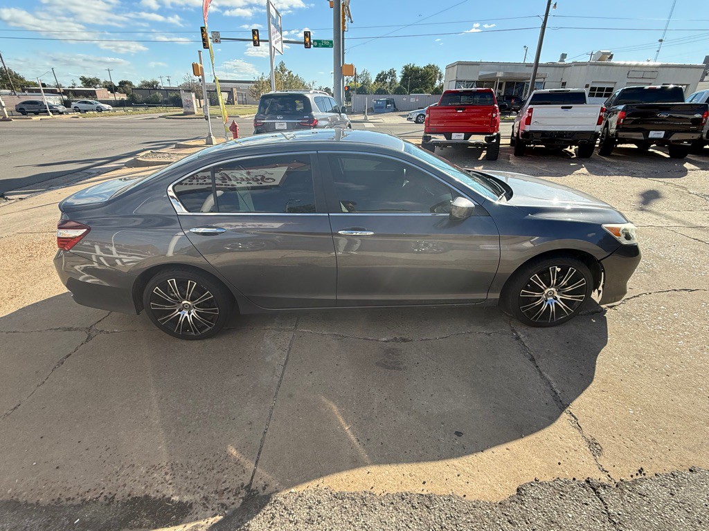 2017 Honda Accord Image 4