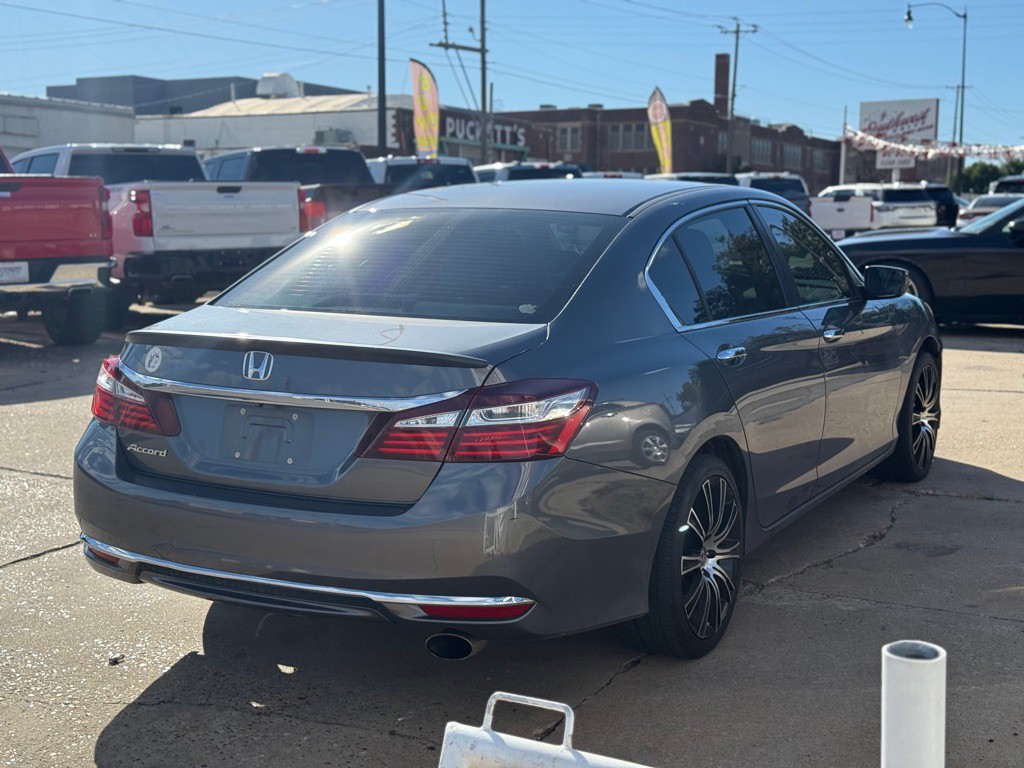 2017 Honda Accord Image 5