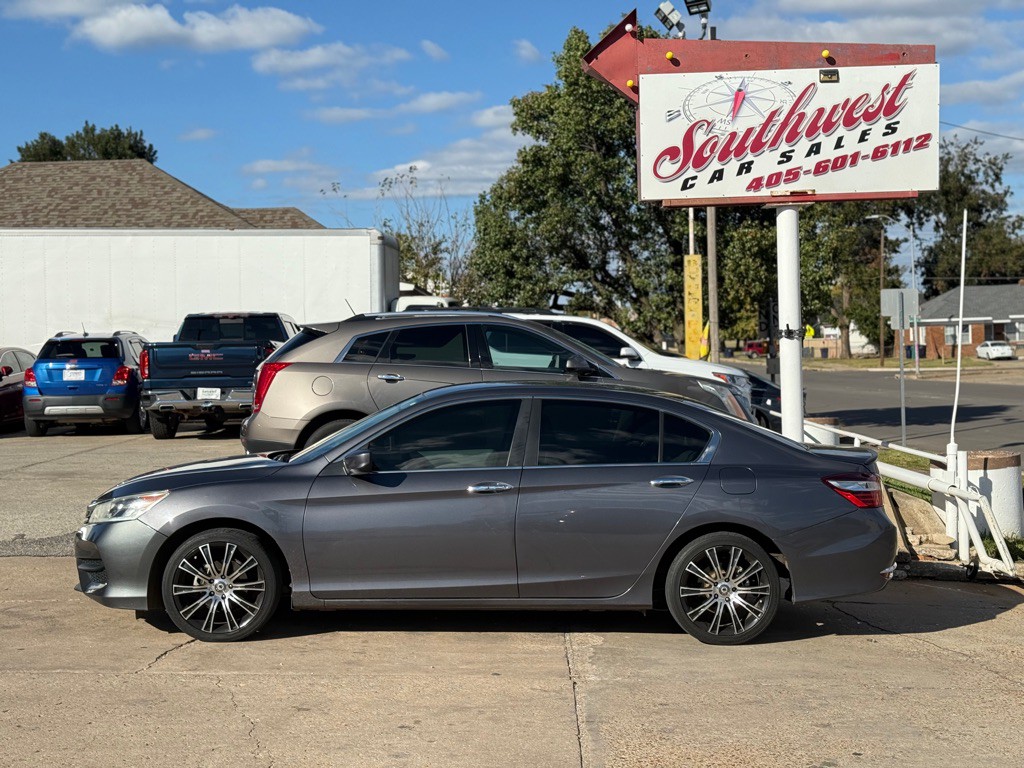 2017 Honda Accord Image 8