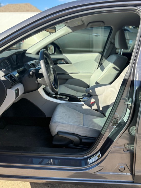 2017 Honda Accord Image 12