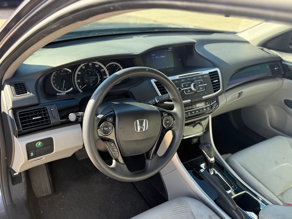 2017 Honda Accord Image 13