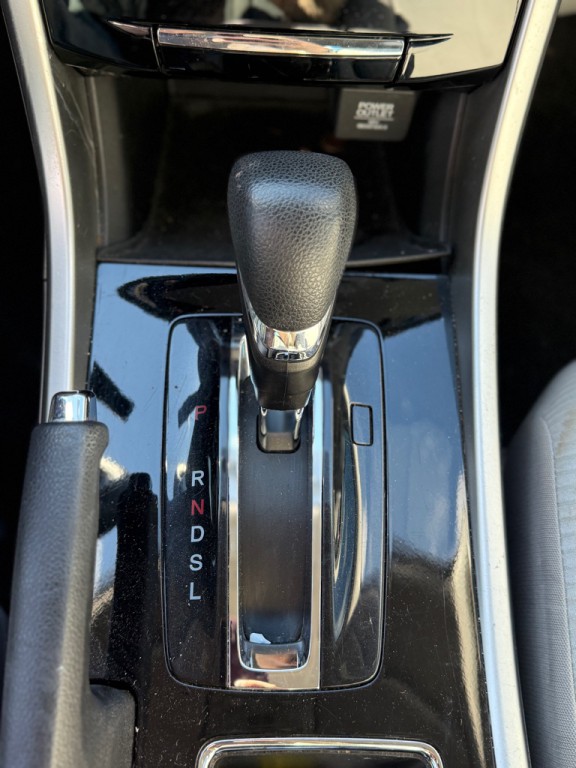 2017 Honda Accord Image 15