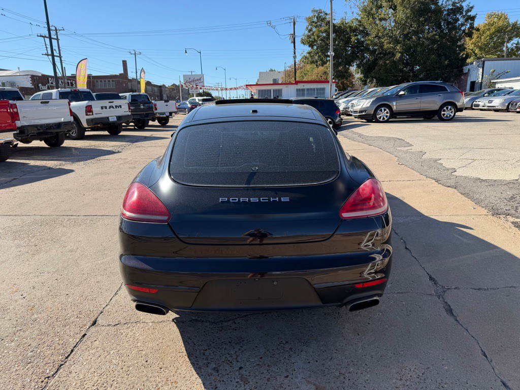 2014 Porsche Panamera Image 4