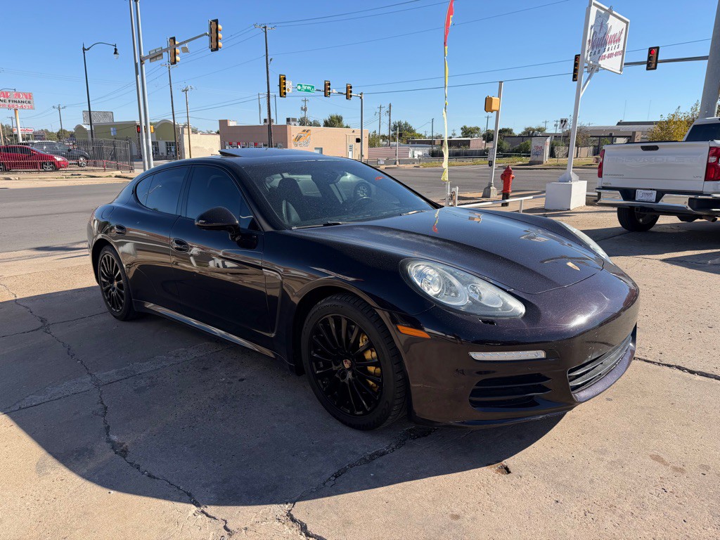 2014 Porsche Panamera Image 9