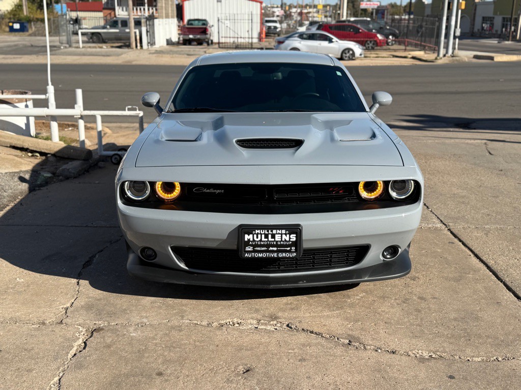 2022 Dodge Challenger Image 2