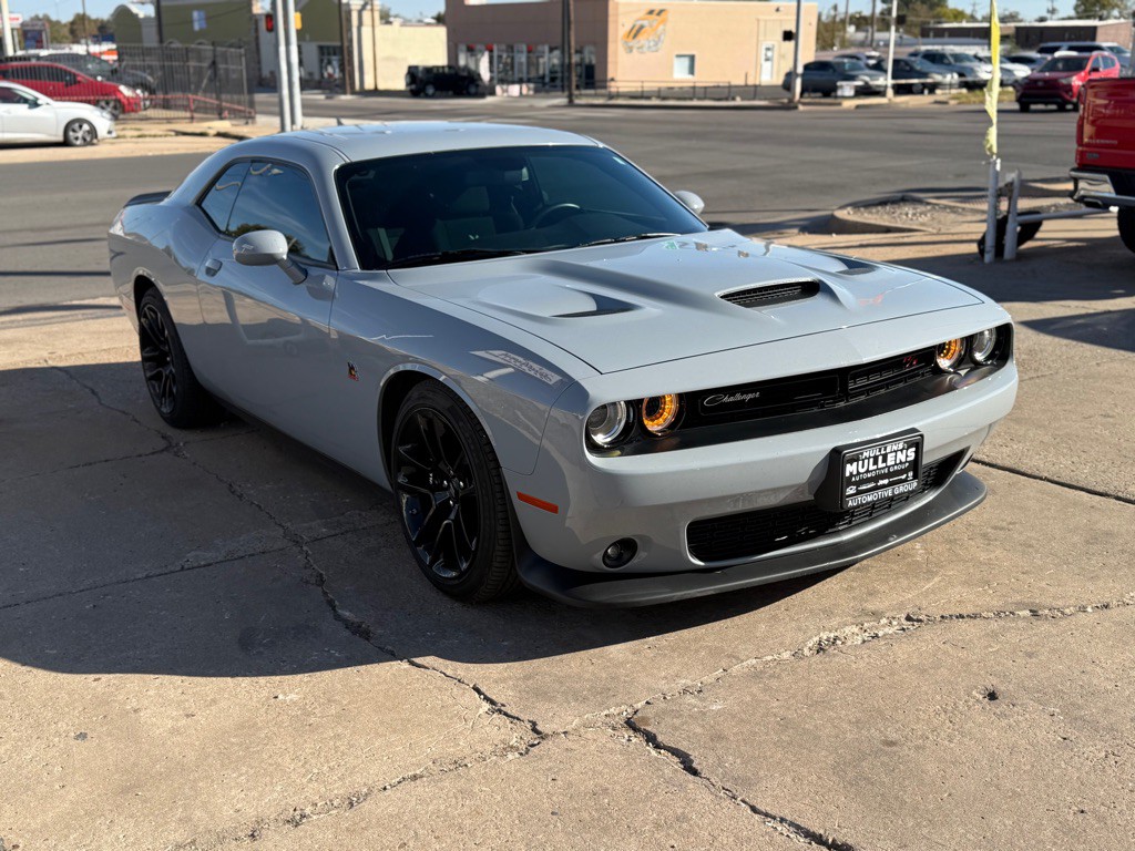 2022 Dodge Challenger Image 3