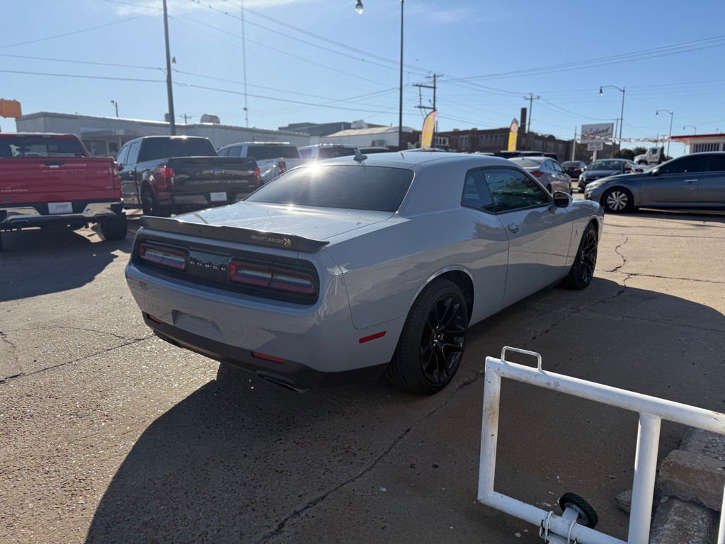 2022 Dodge Challenger Image 5