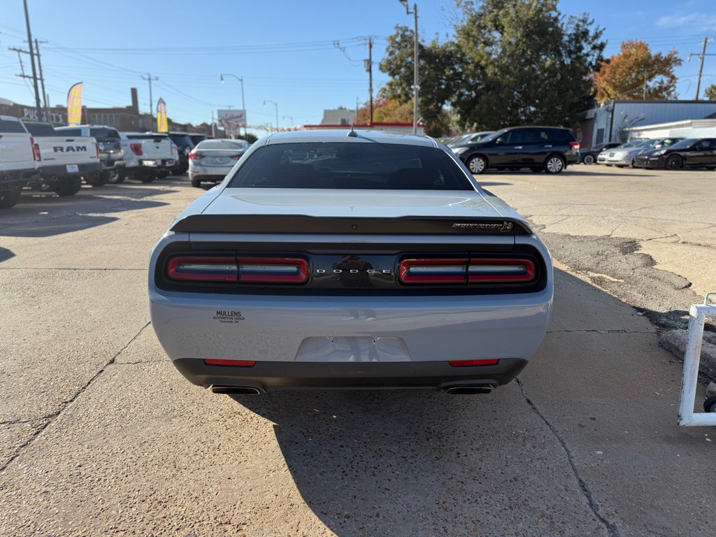 2022 Dodge Challenger Image 6