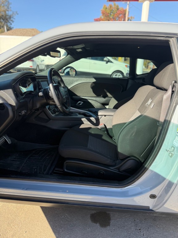 2022 Dodge Challenger Image 12