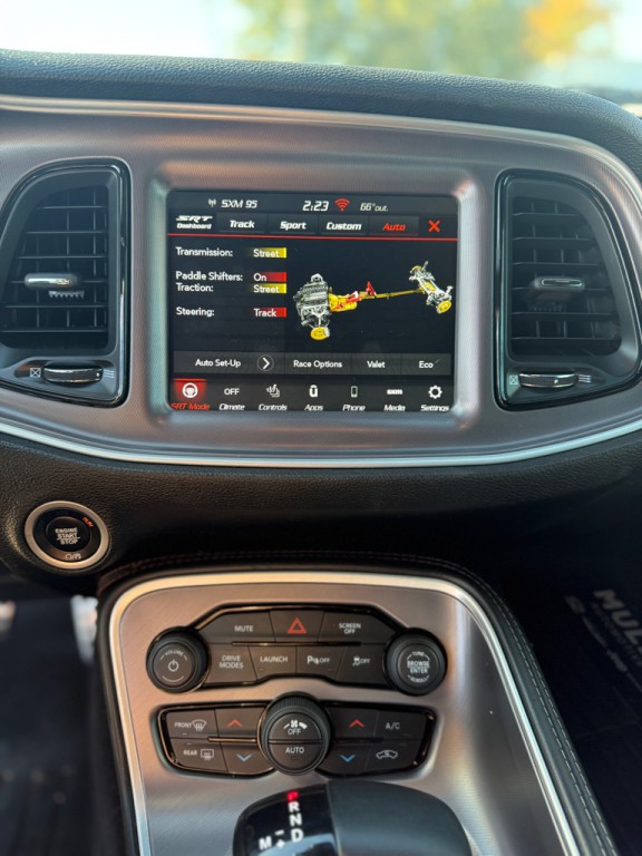 2022 Dodge Challenger Image 17