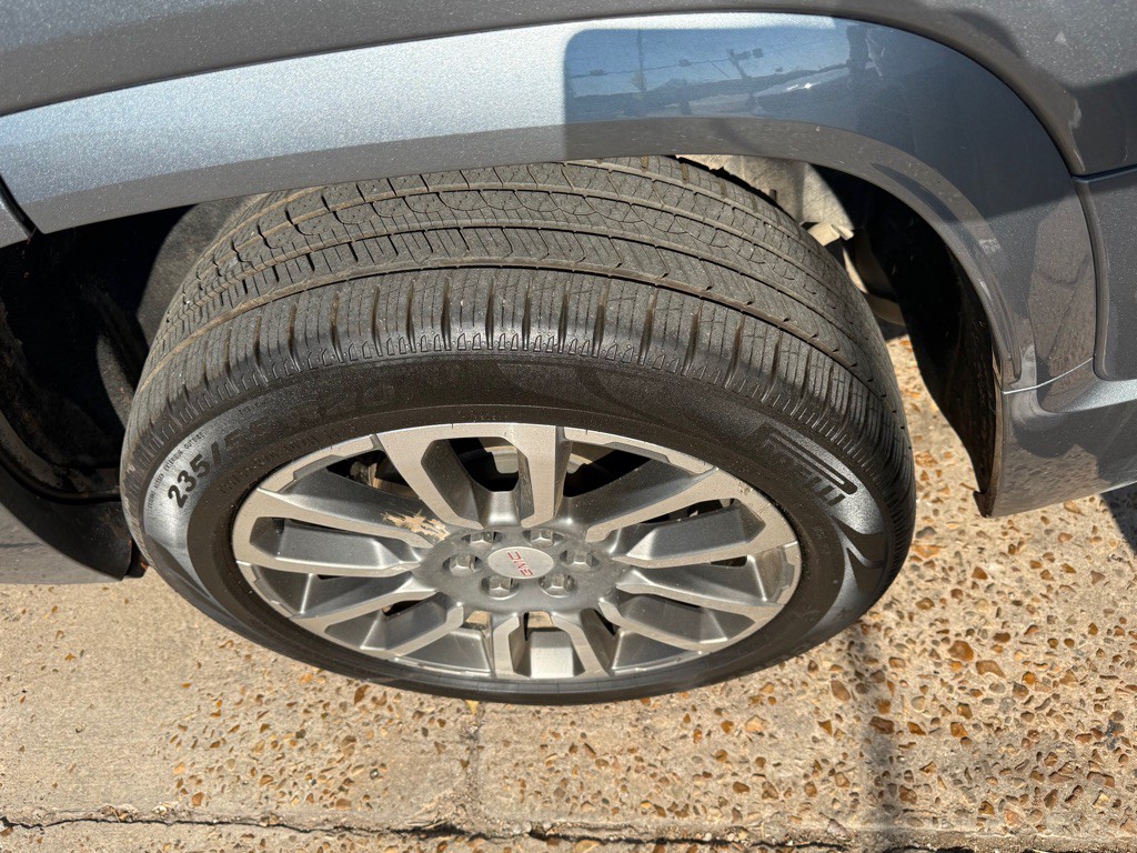 2022 GMC Acadia Image 9