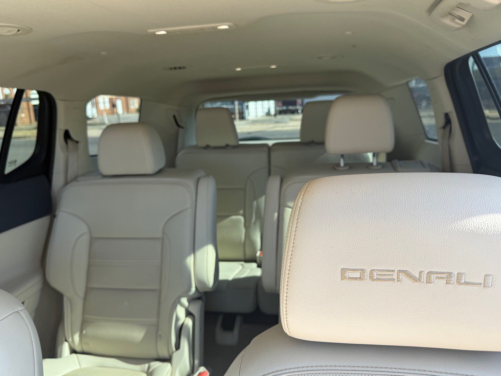 2022 GMC Acadia Image 15