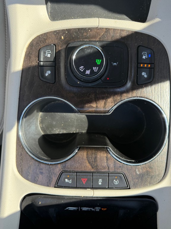 2022 GMC Acadia Image 16