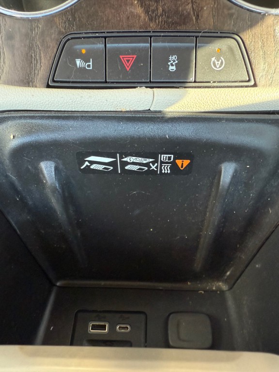 2022 GMC Acadia Image 17