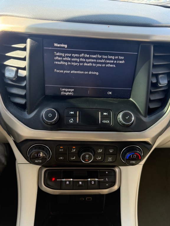 2022 GMC Acadia Image 18