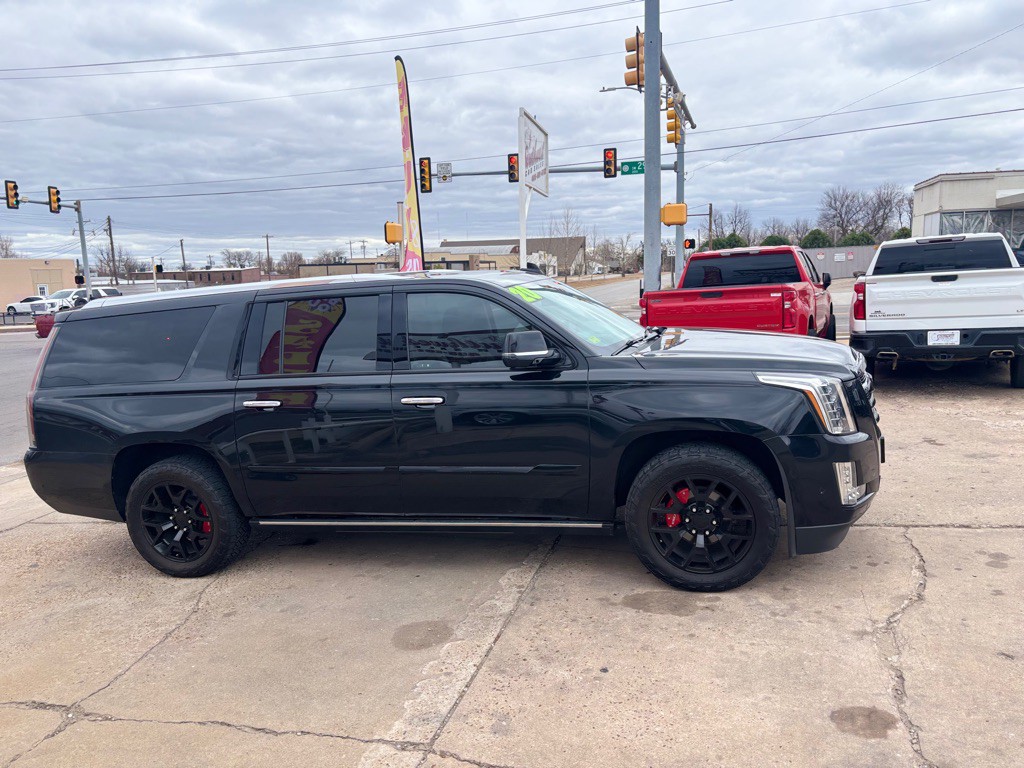 2020 Cadillac Escalade Image 4