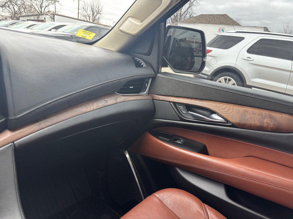 2020 Cadillac Escalade Image 25