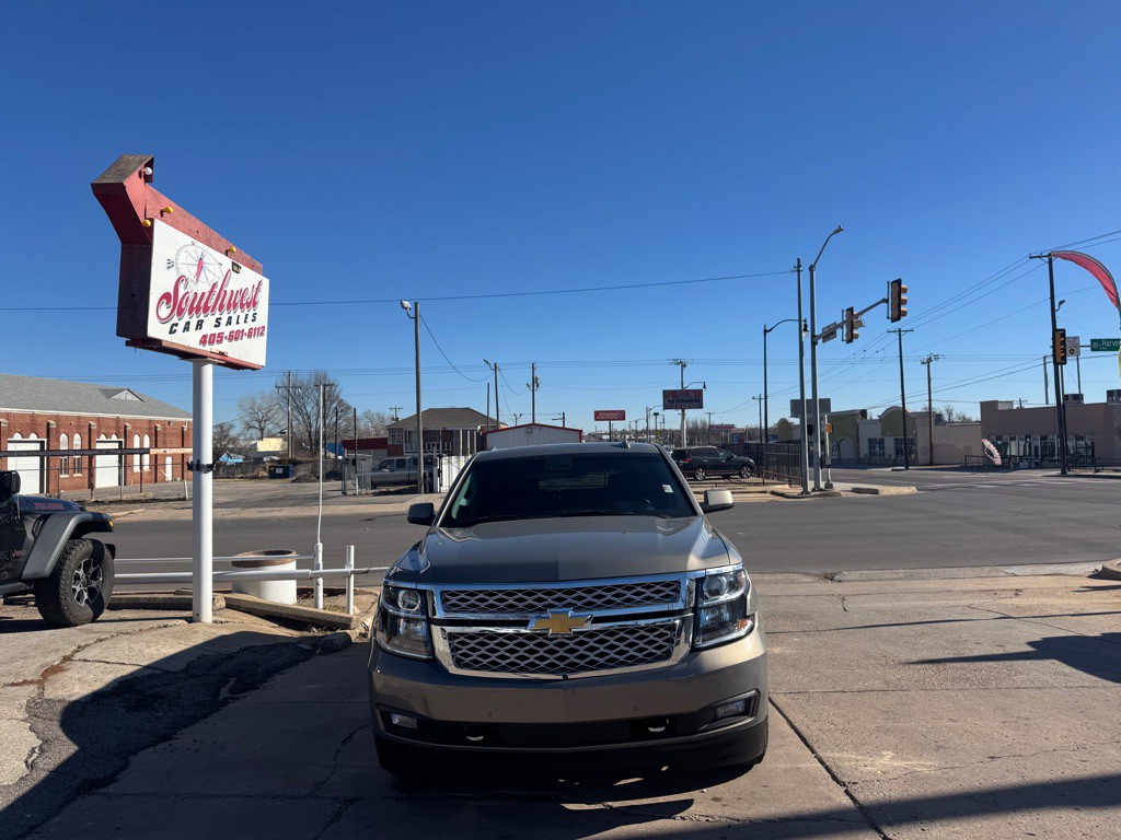 2018 Chevrolet Tahoe Image 2